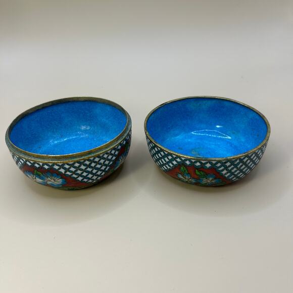 Chinese cloisonné enamel trinket box 3 in Blue Red Green - Picture 6 of 7